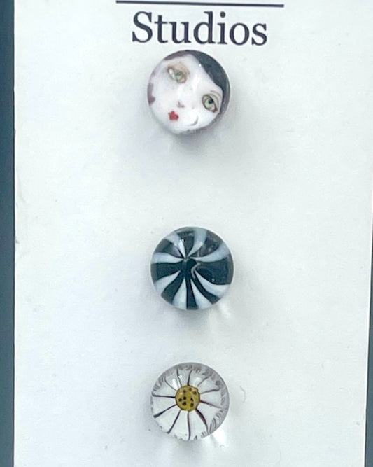 Whimsical black and white buttons 5 set 11mm