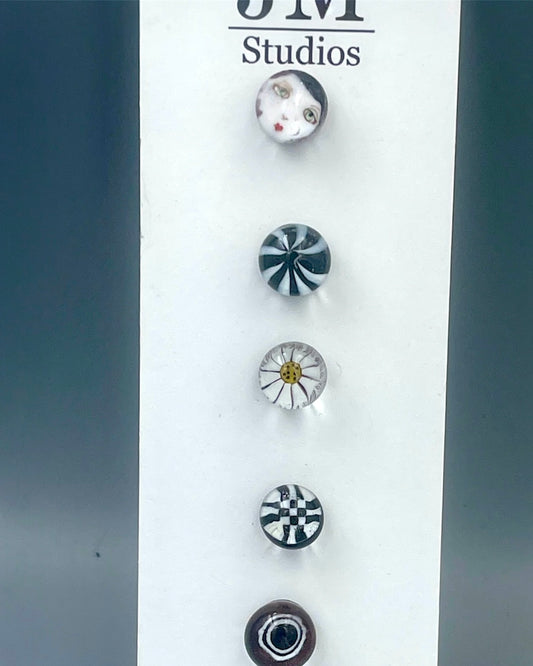 Whimsical black and white buttons 5 set 11mm