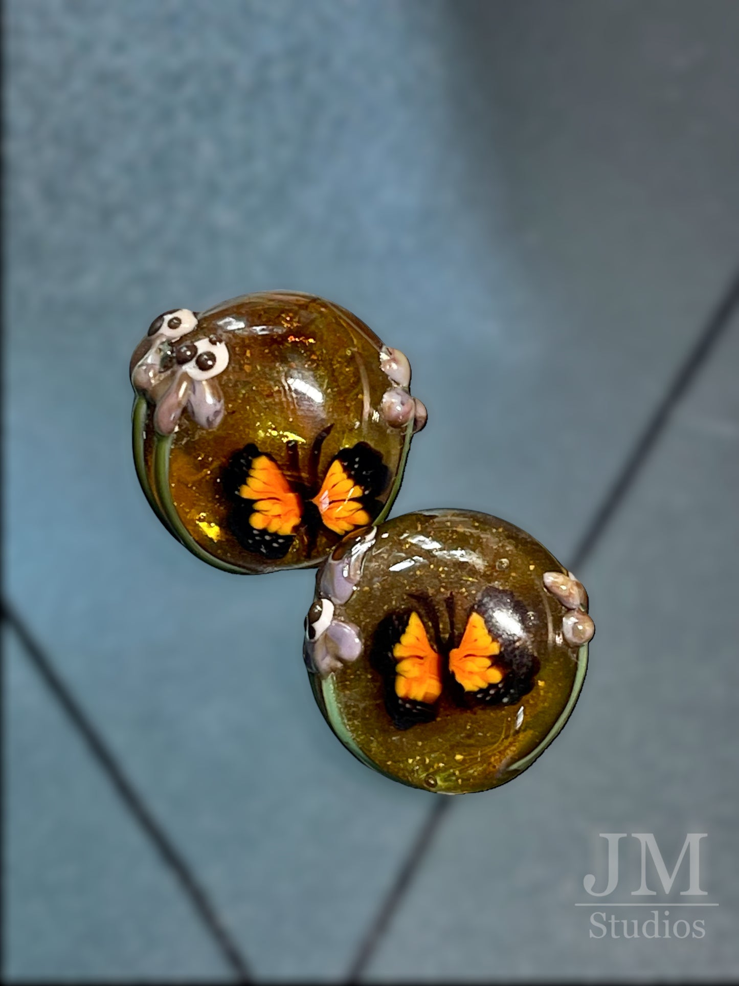 Monarch Button 20mm