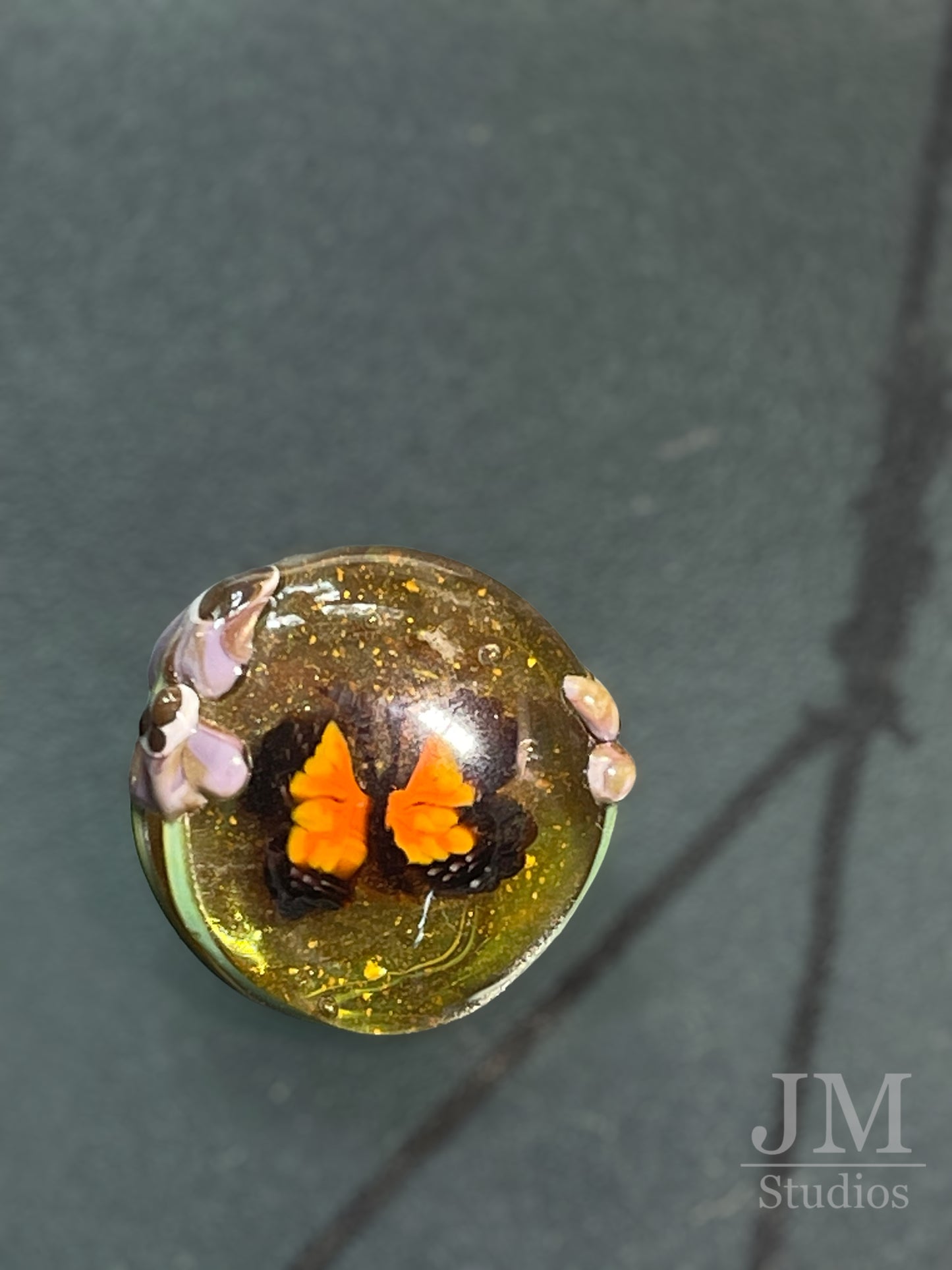Monarch Button 20mm