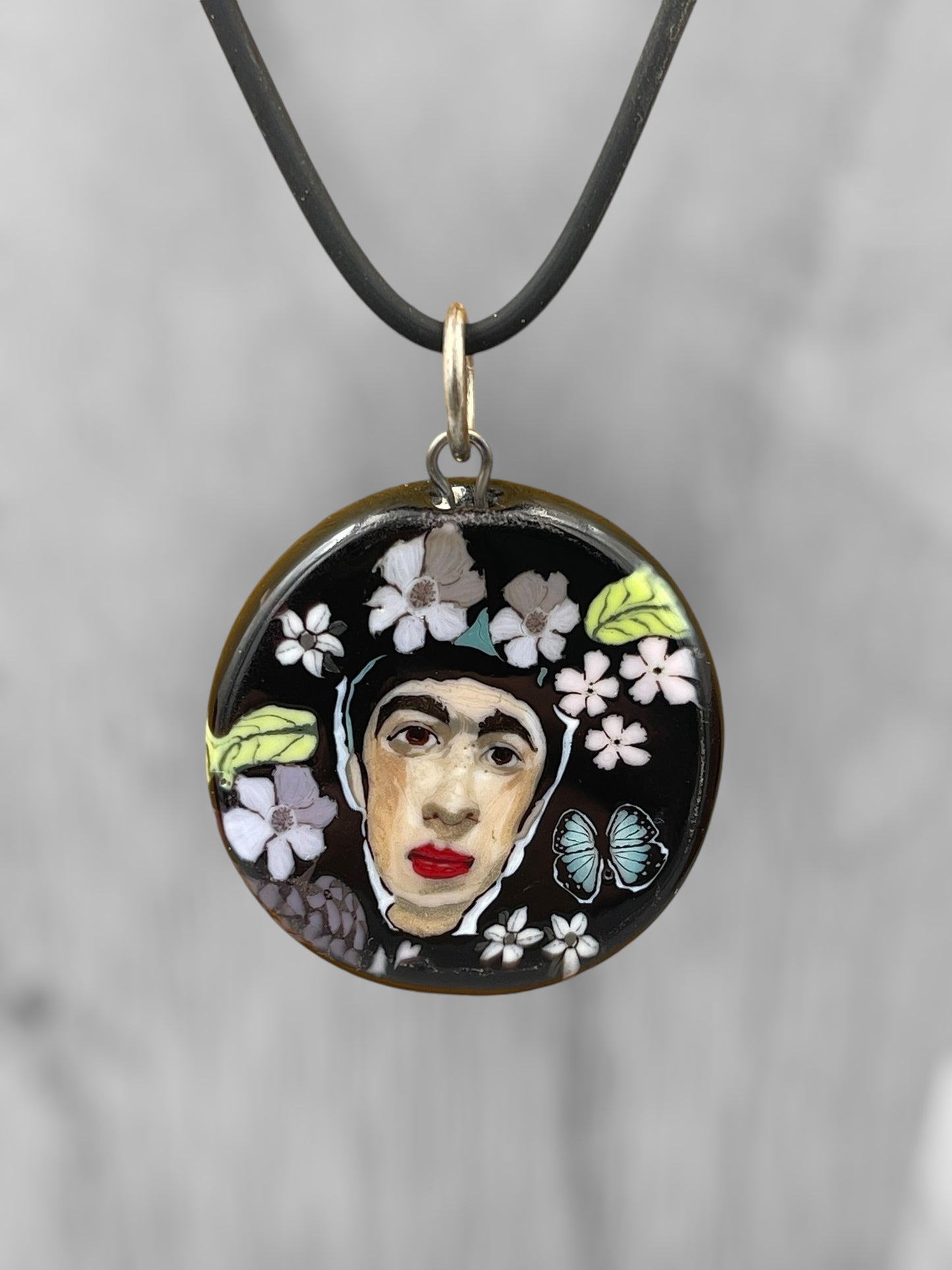 Frida Pendant 1.25”