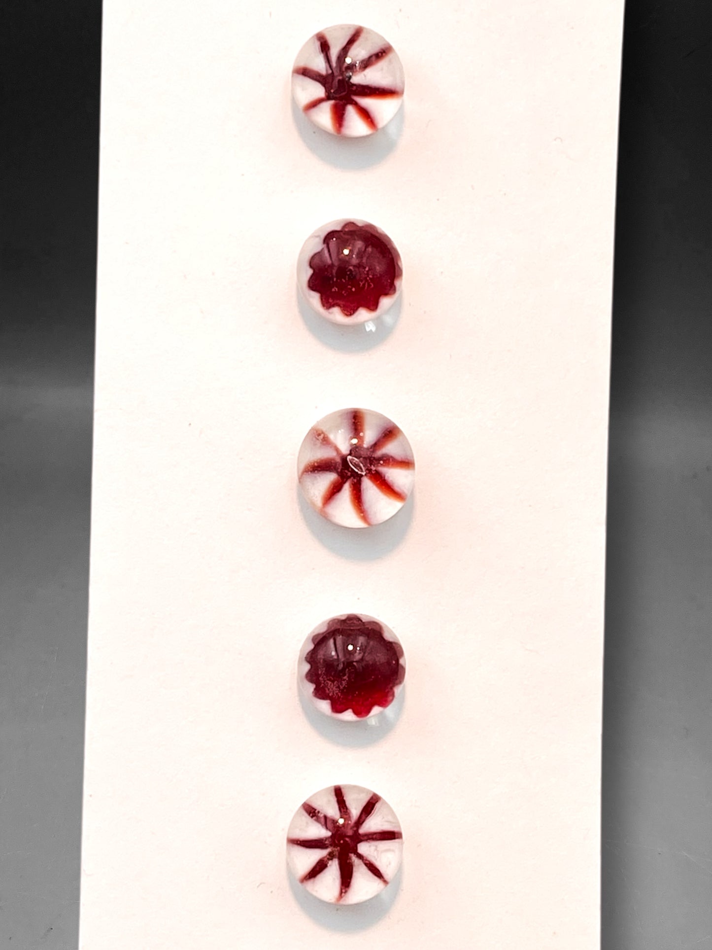Red and White Pinwheel mix  11mm