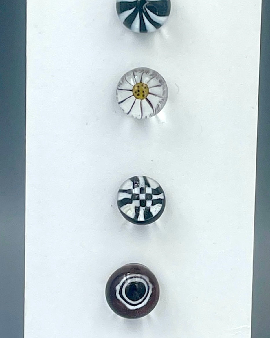Whimsical black and white buttons 5 set 11mm