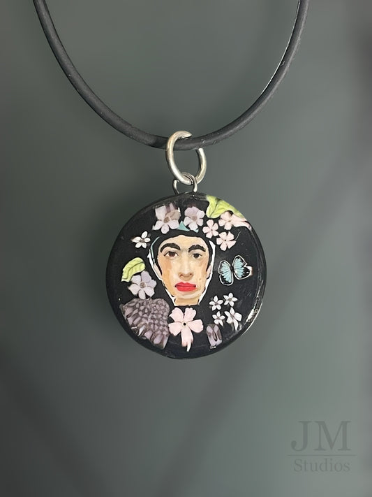 Frida Pendant 1”