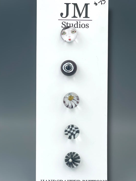 Whimsical black and white buttons 5 set 11mm