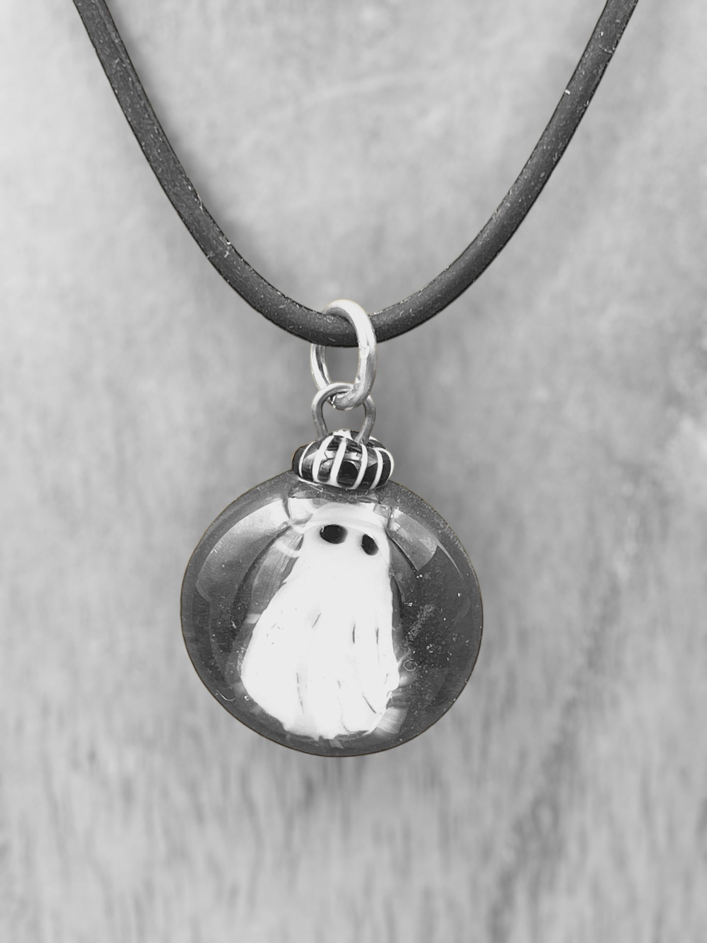 Ghost Pendent