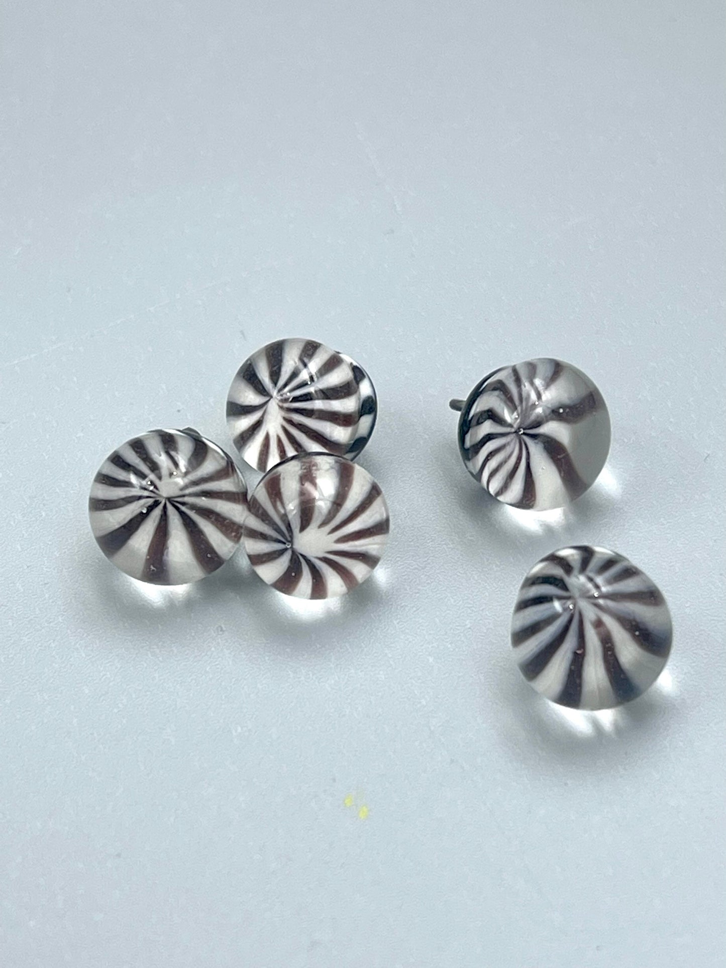 Black and White Starburst Buttons 10mm