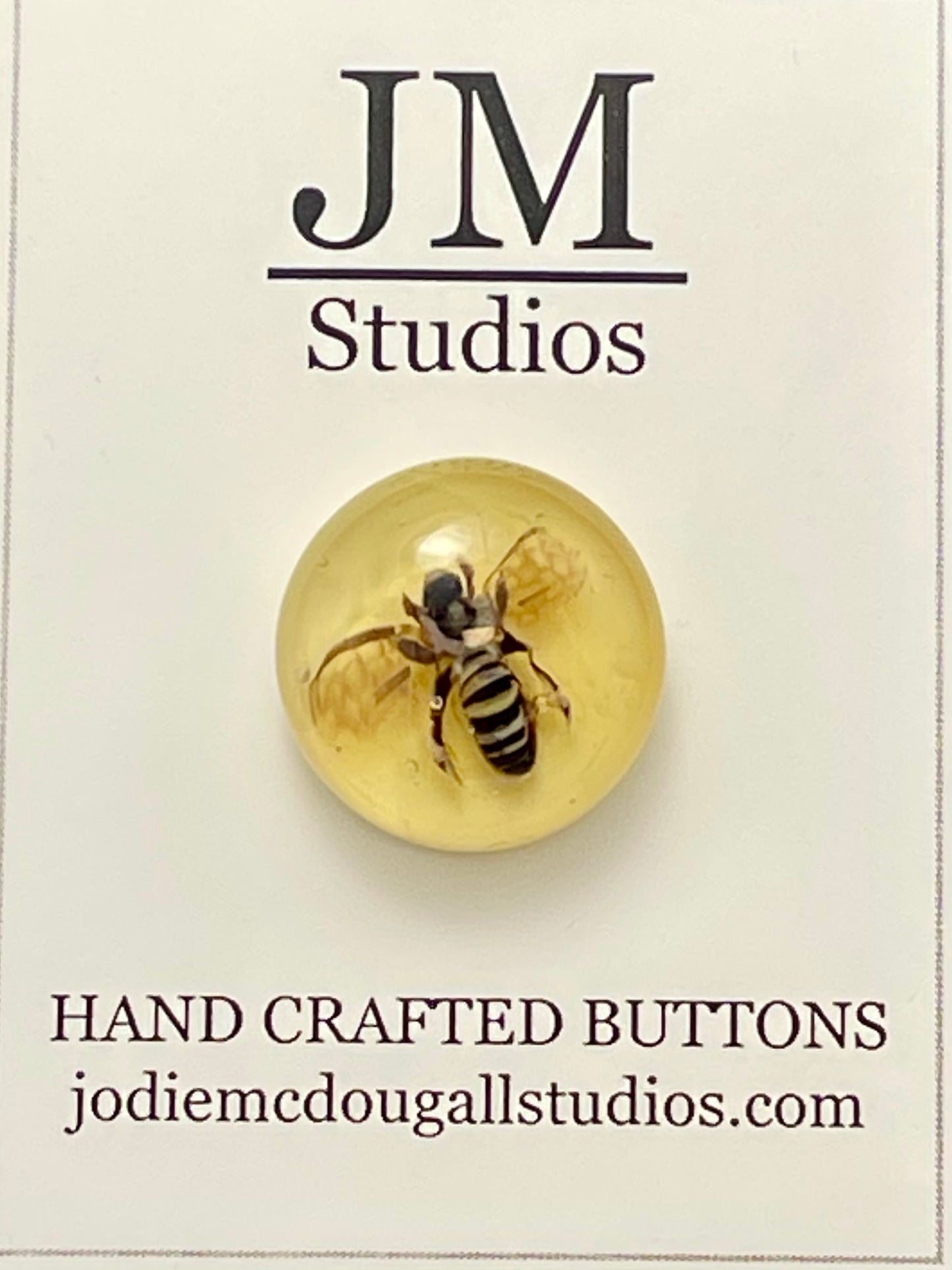 Miss Bee Haven Buttons 20mm